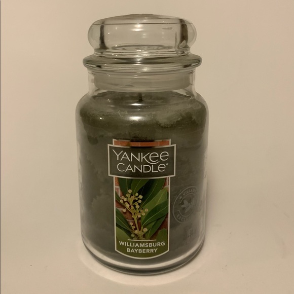 22 Oz. Large Williamsburg Bayberry Yankee Candle